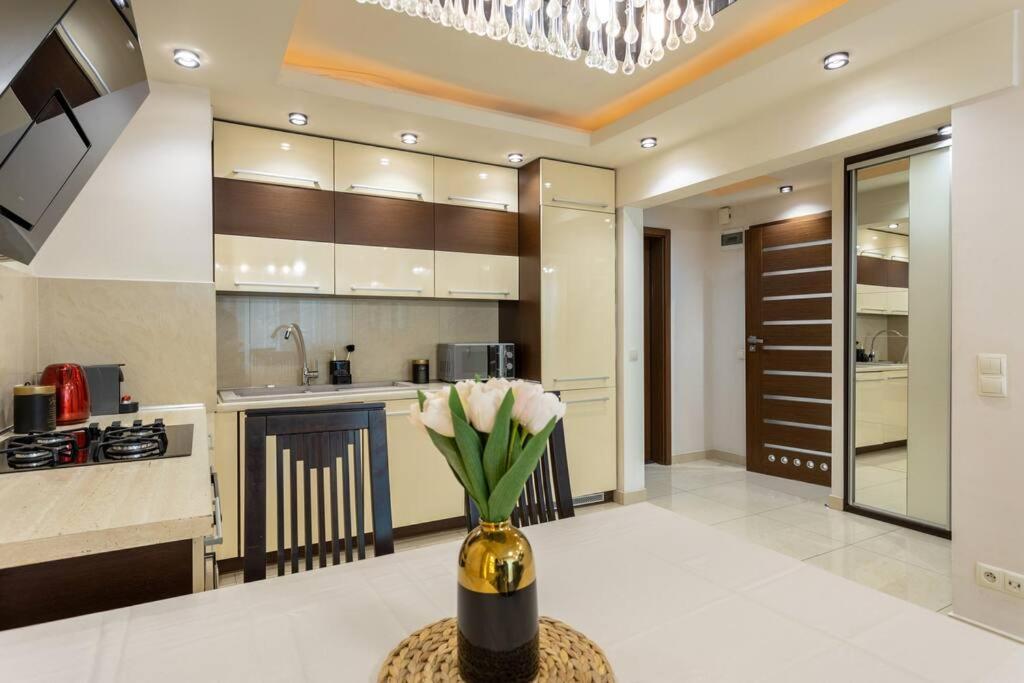 Urban Chic - One Bedroom -luxury - Grzybowska 5 Apartmán Varšava